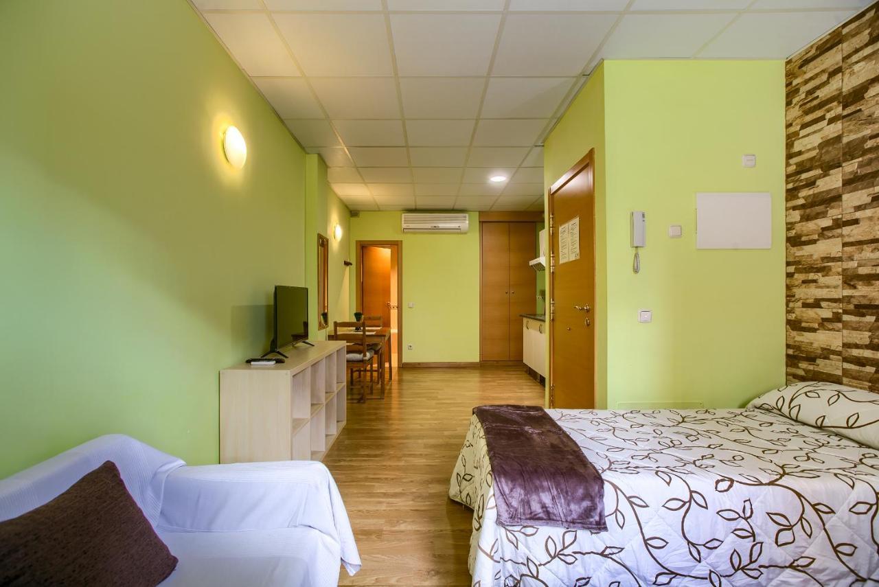 Apartamentos Barajas Madri Exterior foto